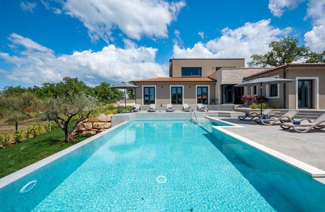 271 m² Villa ∙ 5 bedrooms ∙ 10 guests