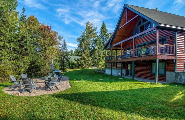 🐾28 Bunker Ave - Shared waterfront and access to Rangeley Lake, dog friendly