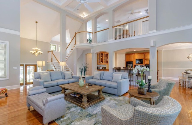 28 Moonshell - Luxury in Folly Field