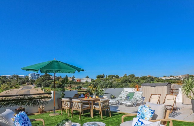 #294 T2 Com Amplo Terraço by Home Holidays