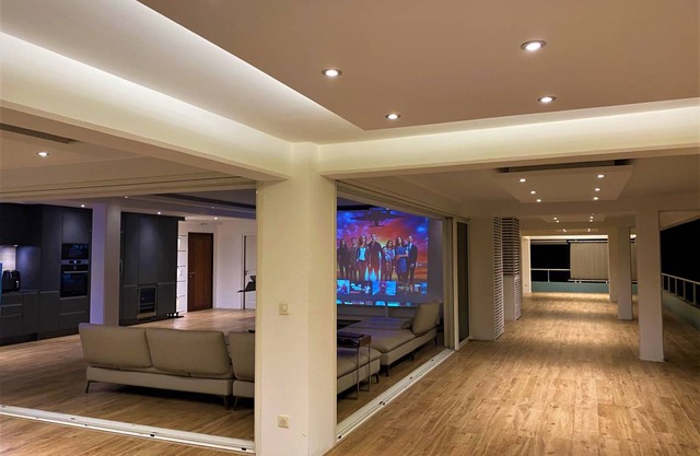 295 m² Apartment ∙ 3 bedrooms ∙ 6 guests