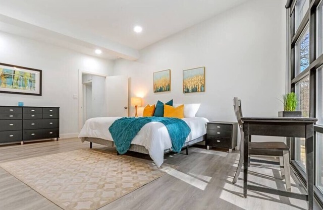2bd/2ba Guest House! Pool, Pickleball, Fire Pit!