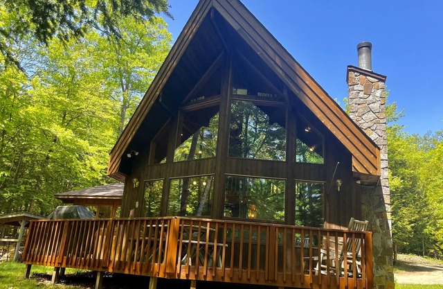 2BD + Loft cabin, 5-mins to Gore Mtn | North Creek