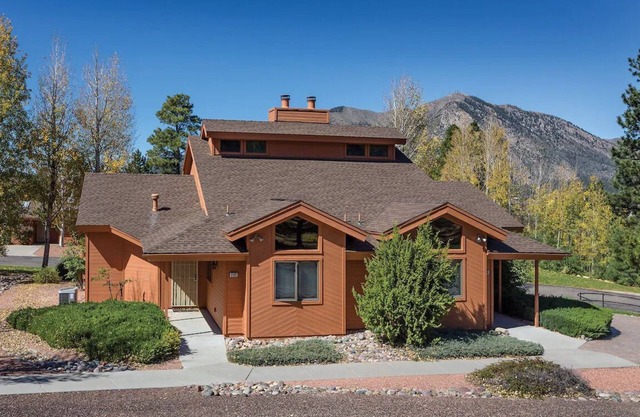 2Bed/2Bath Deluxe Suite in Flagstaff! Complete w/Golf, Pools, and More!