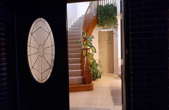 2bedroom apartment in fantastic Arlington with AC,WiFi, fitness room ,no kitchen