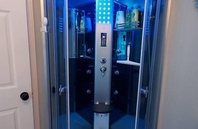 2BR/2BA - Bridge Day | Steam Sauna & Jetted Tub