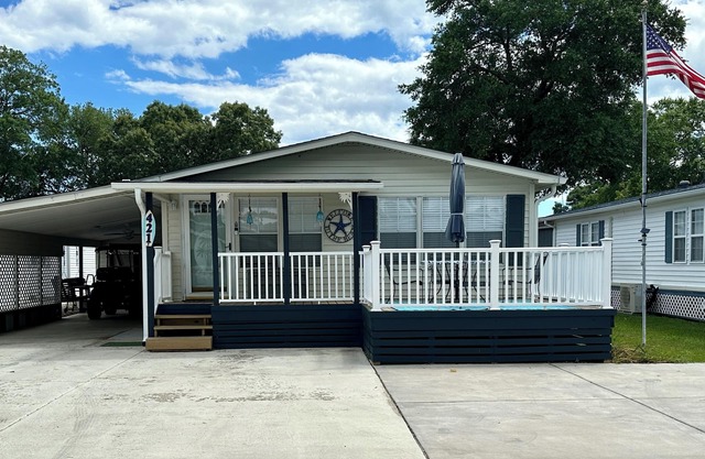 2BR 2BA Close to Beach/Pool with Golf Cart, Oceanside Village, Surfside Beach SC