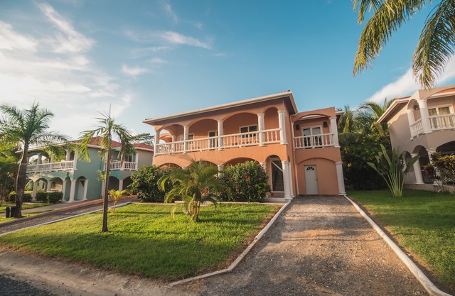 2BR/2BA VILLA 5A, FREE BREAKFAST
