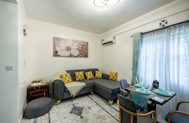 2BR Apartment in Mombasa - Pool & Near Beach