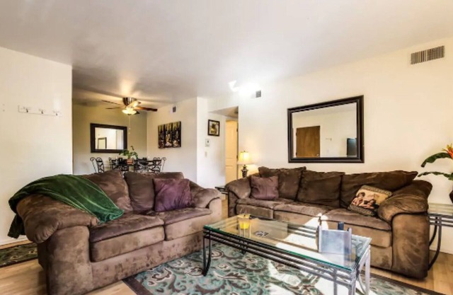 2BR, Beautifully Remodeled, Central, HAPPY PLACE!