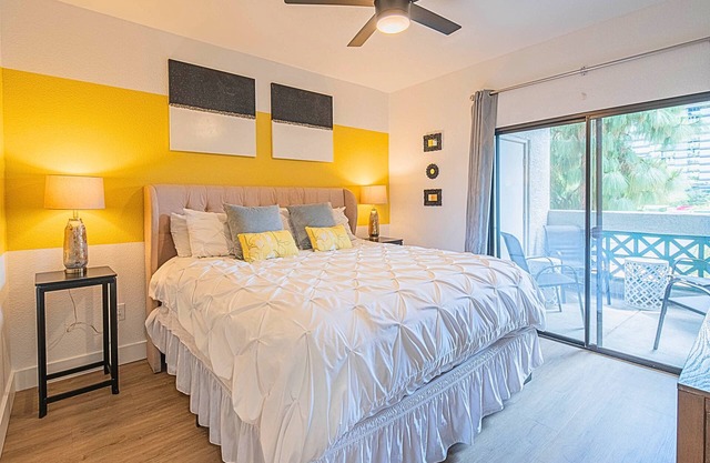 2BR Beside Westin Kierland | Grayhawk | Pool & Gym
