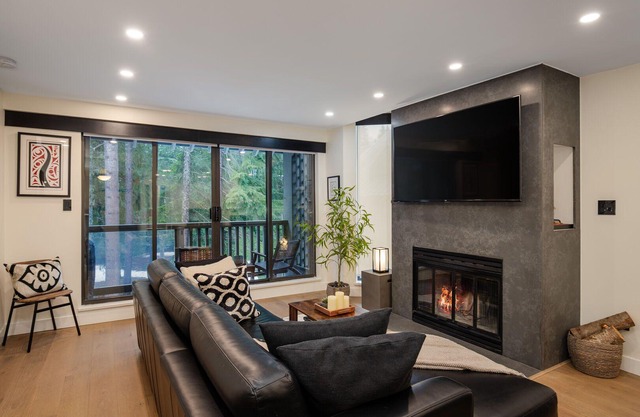2BR | Gables | King Bed | Prime Location | Heated Flooring | Wood Burning Fireplace