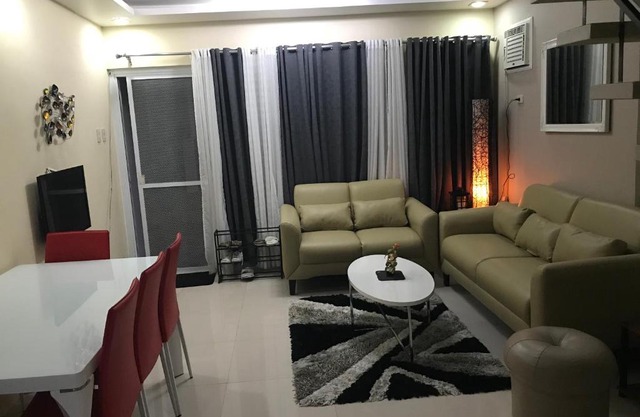 2BR House at Tagaytay Hampton Villas