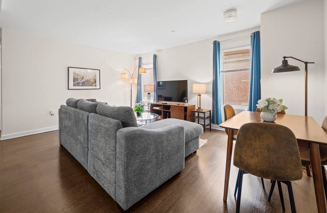 2BR in Downtown Boston 9182