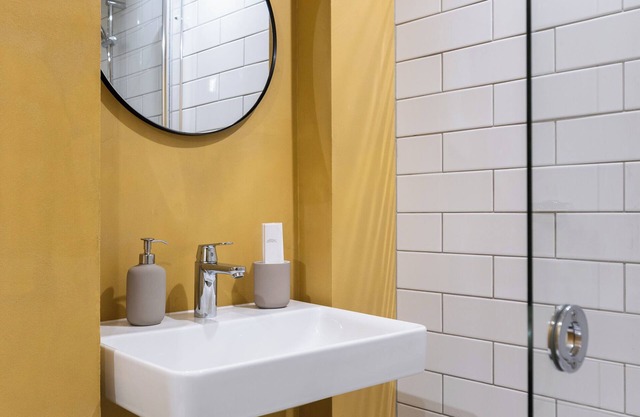 2BR open plan flat/Private gym