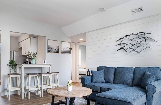 2BR Sea Breeze Suite | Beach | Pool | Balcony