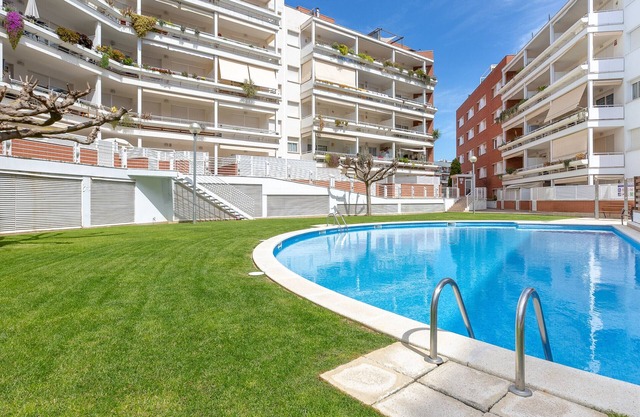 2KIS02- Cozy apartment for 4 people with pool located near the beach