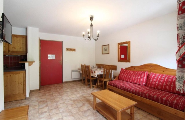 2nd floor, balcony, parking, tv, ski locker, 40m², Val Cenis