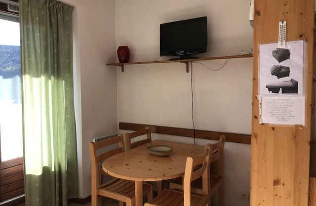 2nd floor, view mountain, balcony, tv, ski locker, 28m², Villard de Lans