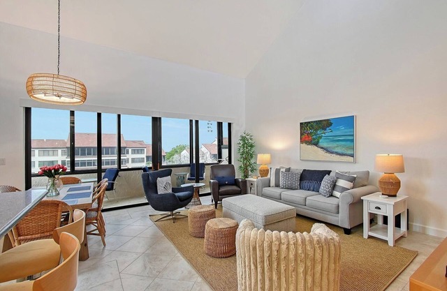 3-403 in Sarasota, FL