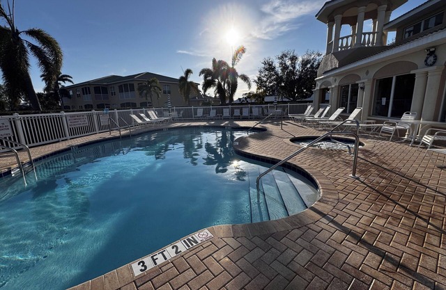 3 B/R 2 BA in Bradenton Close to Anna Maria Island Minimum 1 month Nov/Dec 2025