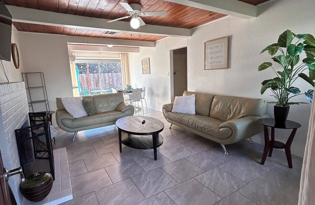 3 bed 2bath Pet friendly