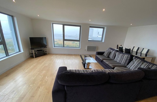 3 bed Apartment at Grand Harbour Apartments