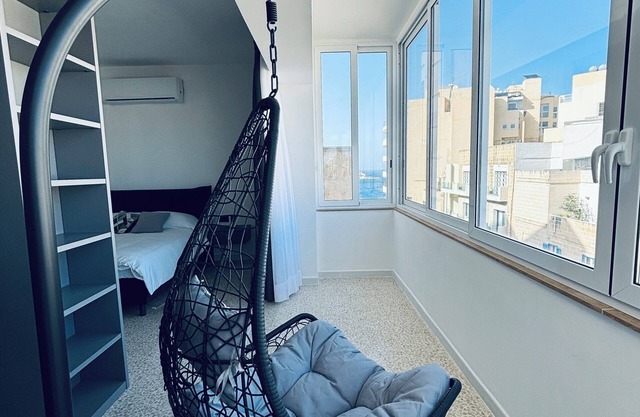3-bed apartment in Sliema with sea views
