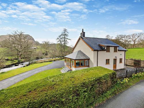 3 Bed in Bala 94600