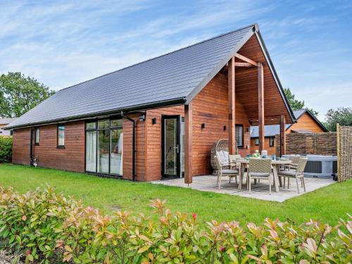 3 Bed in Gower 91721
