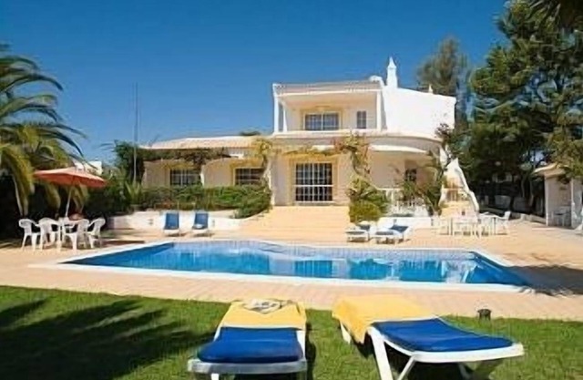 3 bed Villa with Private Pool and Gardens- sleeps 6/8. 5min stroll to village.