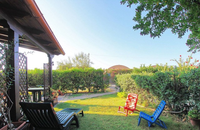 3 bedrooms Villa, garden, wi-fi, in complex with POOL, 2 minutes walk to the SEA