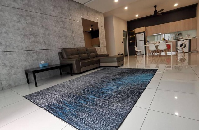 3 bedroom/2 bathroom service apartment with pool