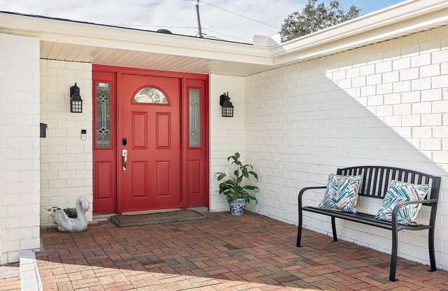 3 Bedroom, 3 Bath ~ Centered between Disney and Gulf-side white sand beaches