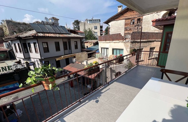 3 bedroom 3 bathroom 1 bedroom condo in the heart of the Old City