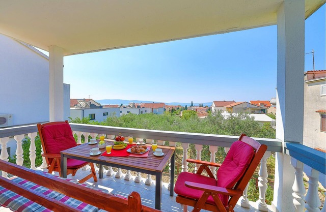 3 bedroom accommodation in Kastel Kambelovac