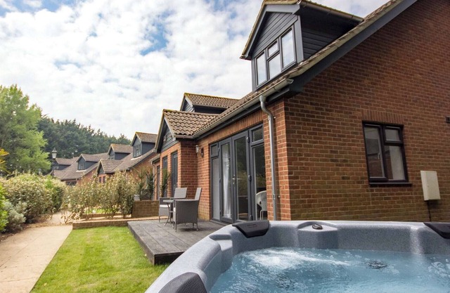 3 bedroom accommodation in Rookley Village