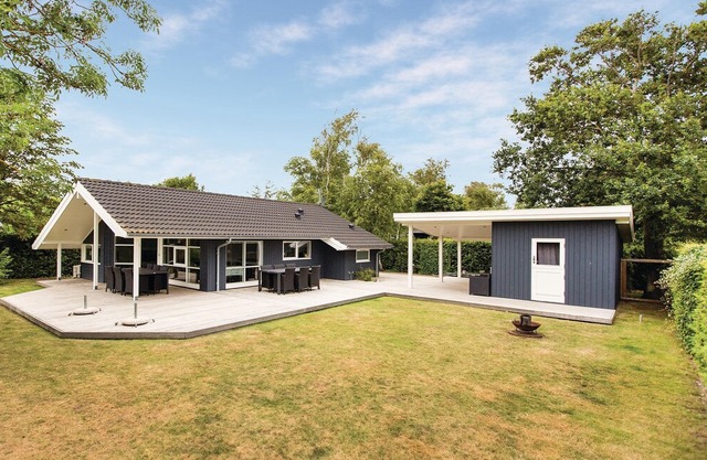 3 bedroom accommodation in Store Fuglede