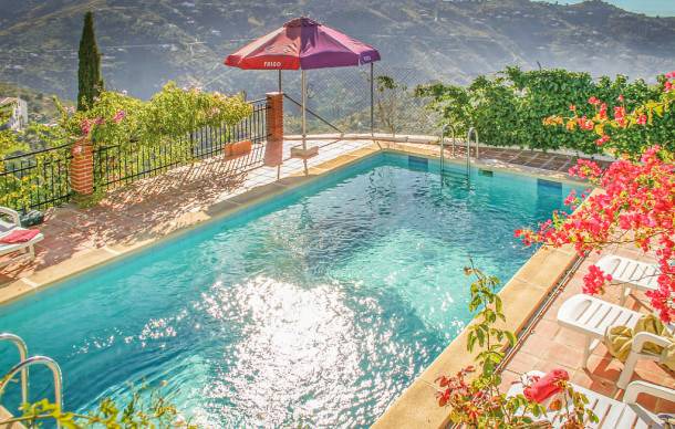 3 bedroom accommodation in Corumbela