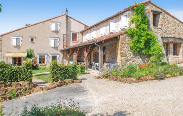 3 bedroom accommodation in Roussines
