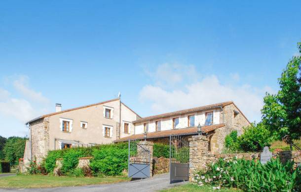 3 bedroom accommodation in Roussines