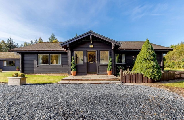 3 bedroom accommodation in Auchterarder