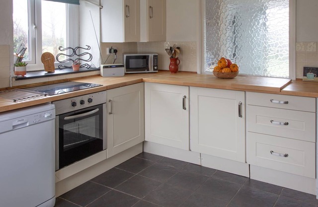 3 bedroom accommodation in Clynnog Fawr