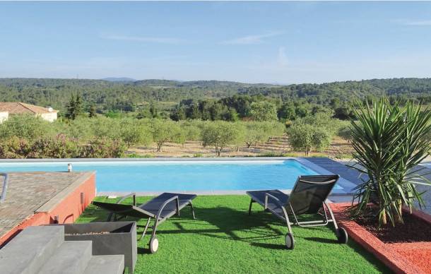 3 bedroom accommodation in Quarante