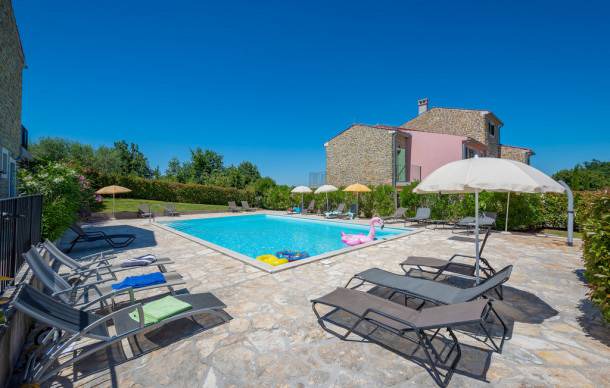 3 bedroom accommodation in Baredine