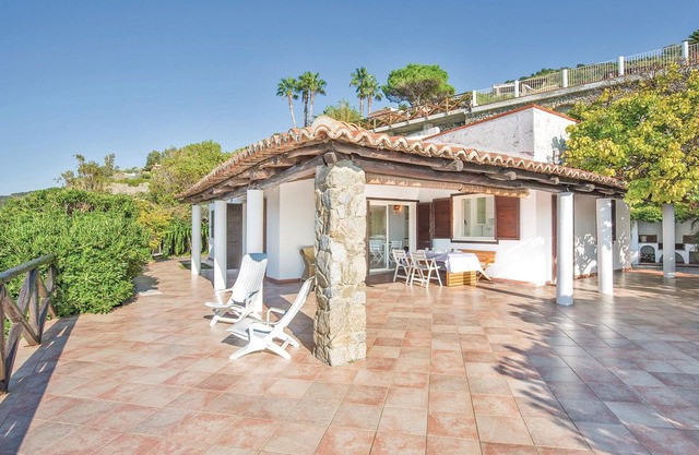 3 bedroom accommodation in Parghelia VV