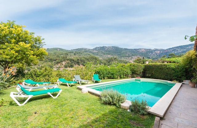 3 bedroom accommodation in Fornalutx