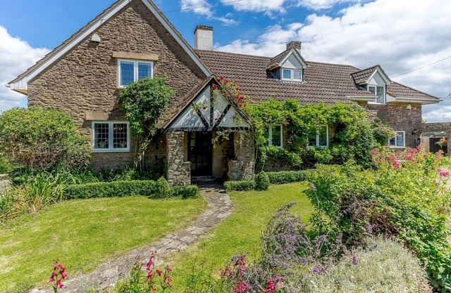 3 bedroom accommodation in Whitchurch, near Monmouth