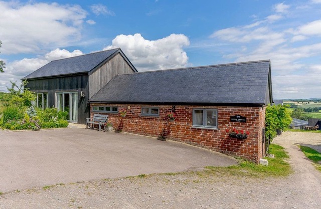 3 bedroom accommodation in Whitchurch, near Monmouth