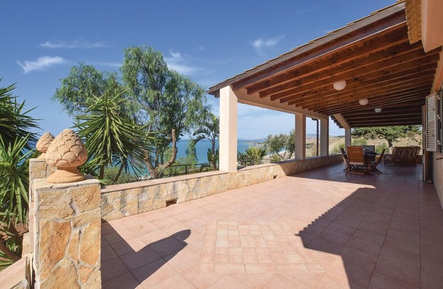 3 bedroom accommodation in Ribera -AG-